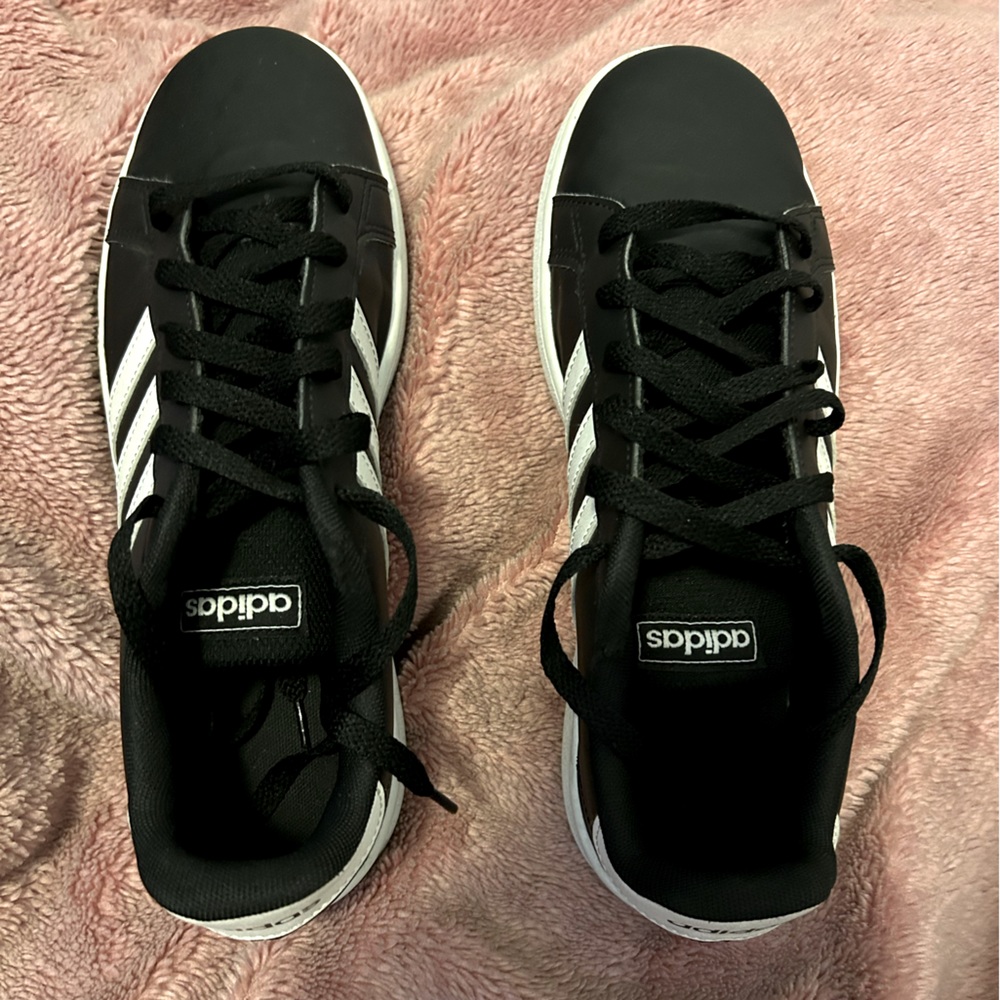 Adidas Sneakers